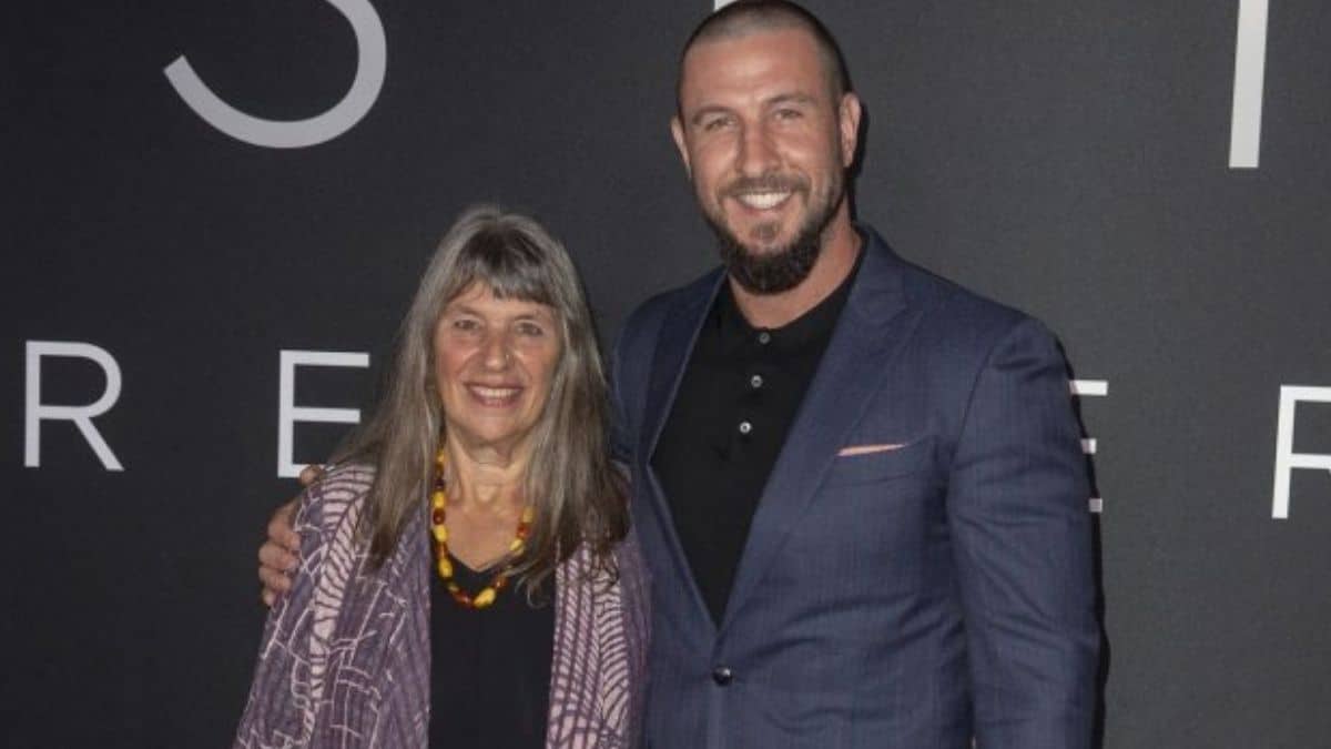 Lorraine Reaveley- Facts About Pablo Schreiber’s mother